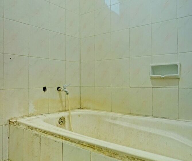 בית מלון כפרי Capital O 92214 Beristera