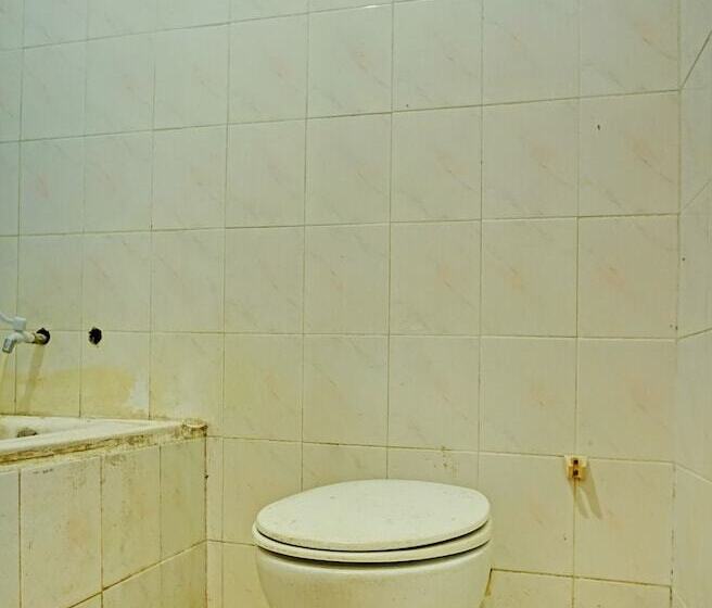 בית מלון כפרי Capital O 92214 Beristera