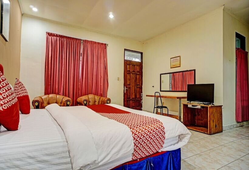 בית מלון כפרי Capital O 92214 Beristera