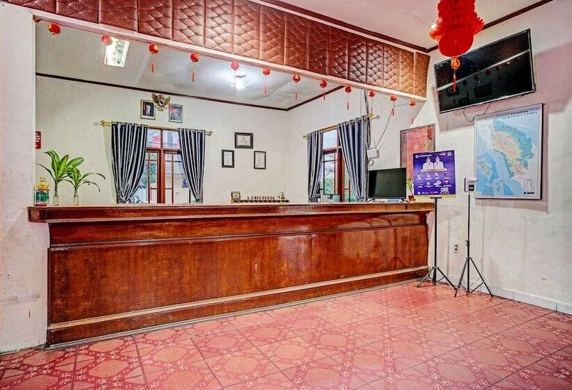 בית מלון כפרי Capital O 92214 Beristera