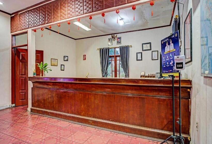 בית מלון כפרי Capital O 92214 Beristera