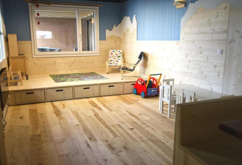 Отель Frutt Living