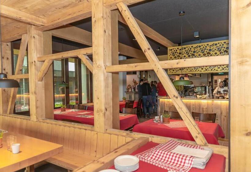 Отель Frutt Living