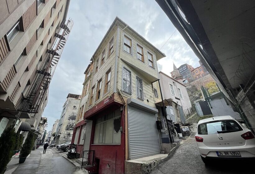 בית מלון כפרי Golden Metro Boutique