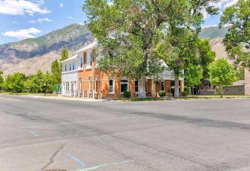 בית מלון כפרי Suite 10 Historic Art City Inn