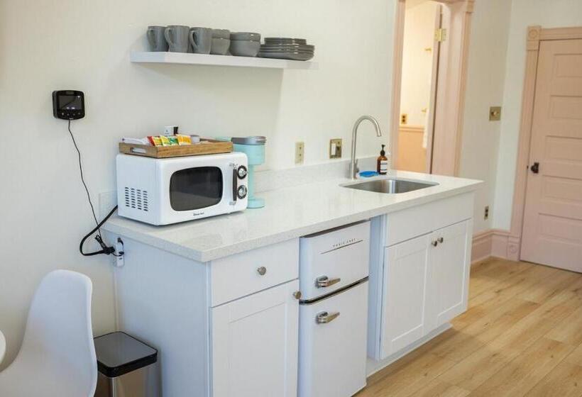 בית מלון כפרי Art City Inn