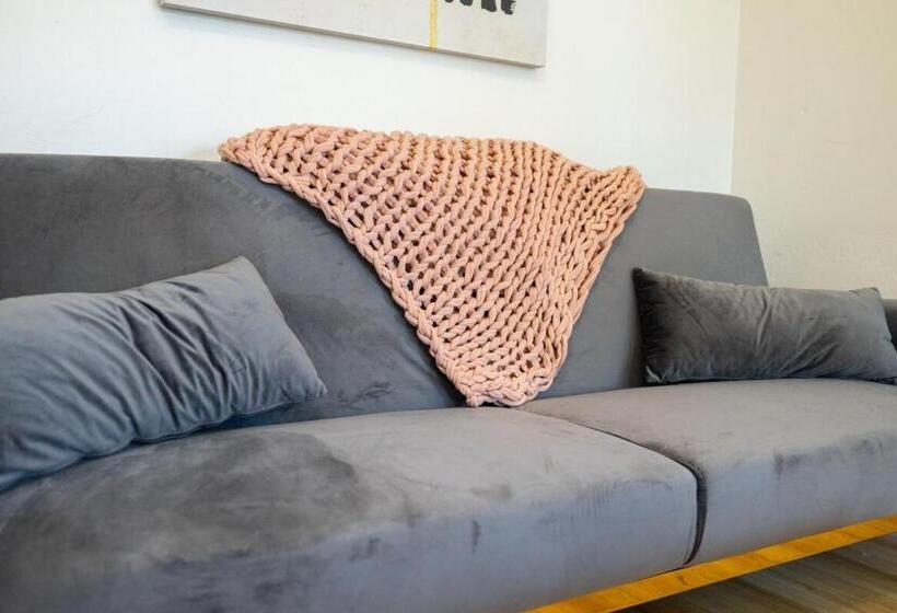 בית מלון כפרי Art City Inn