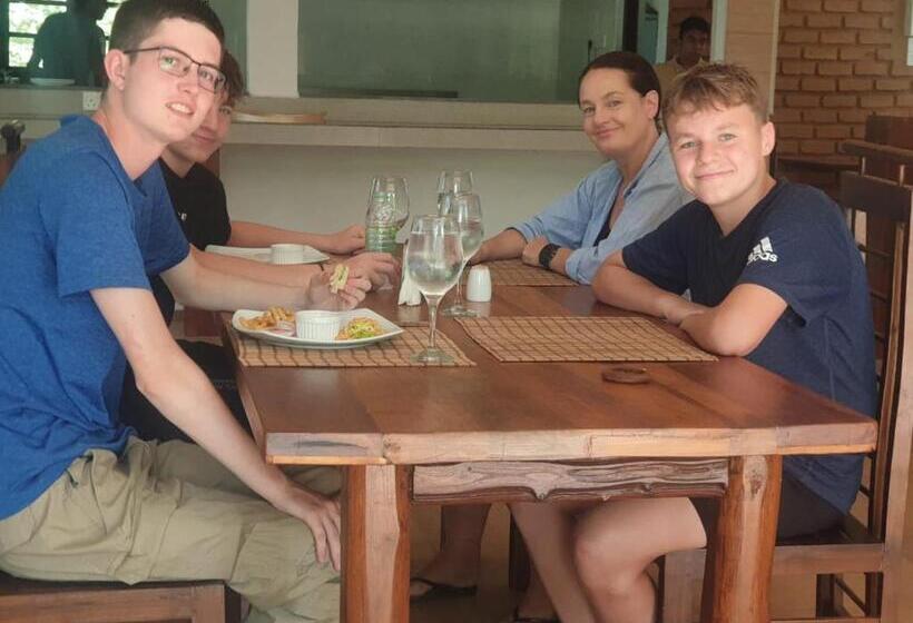 호텔 Tepraas Sigiriya