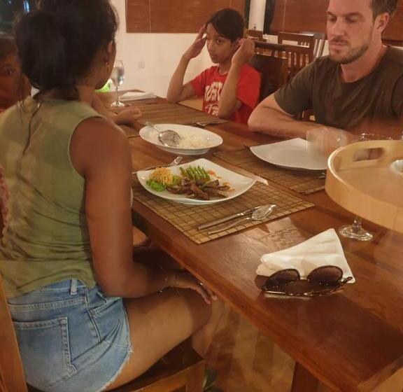 호텔 Tepraas Sigiriya