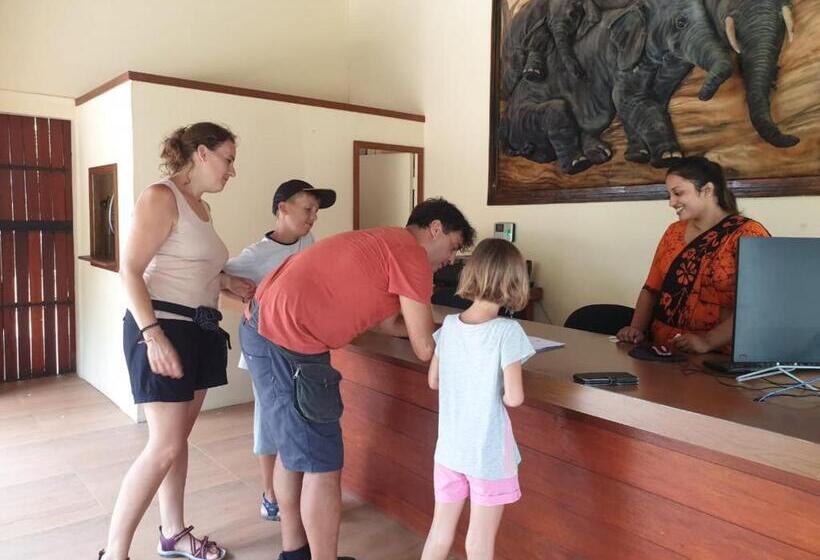 호텔 Tepraas Sigiriya