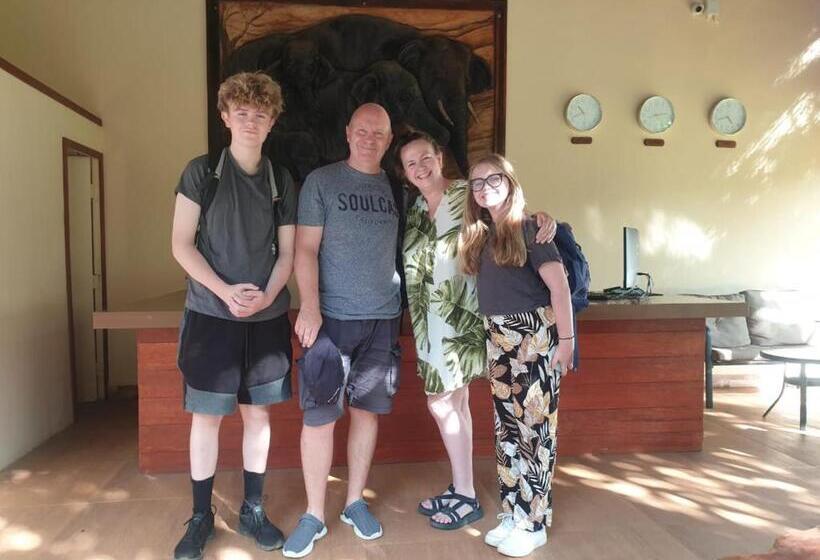 호텔 Tepraas Sigiriya