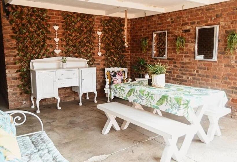 פנסיון Zhantique Guest House 1  Unit 5