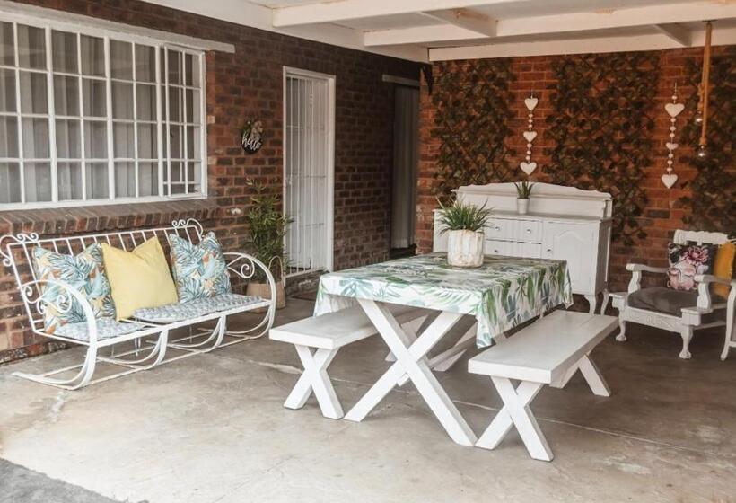 פנסיון Zhantique Guest House 1  Unit 5