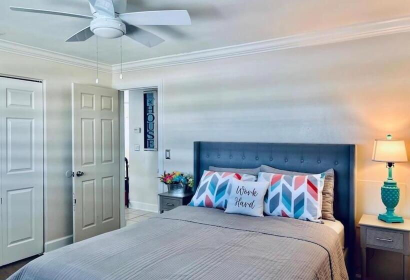 بنسيون Cheerful Home With Two Bedrooms