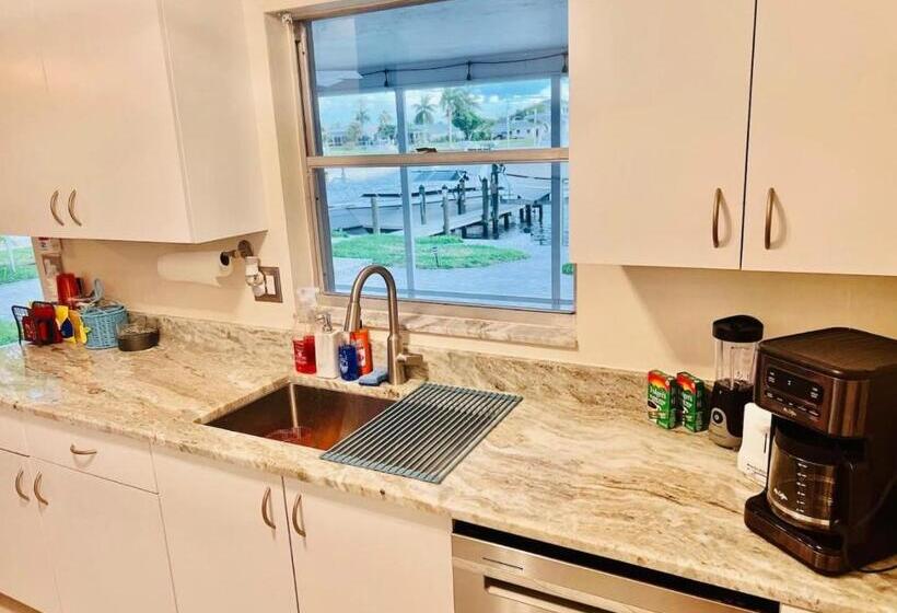 بنسيون Cheerful Home With Two Bedrooms