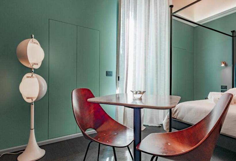 פנסיון Molo Suites