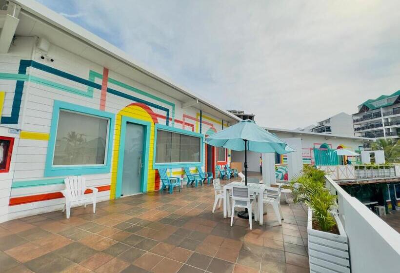 פנסיון Nomadic Design