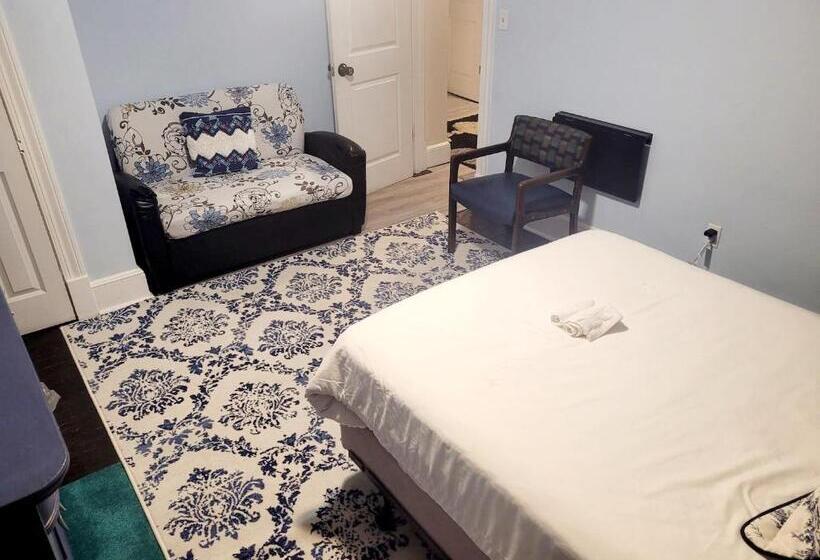 پانسیون Room In Apartment   Blue Room In Delaware