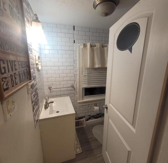 پانسیون Room In Apartment   Blue Room In Delaware