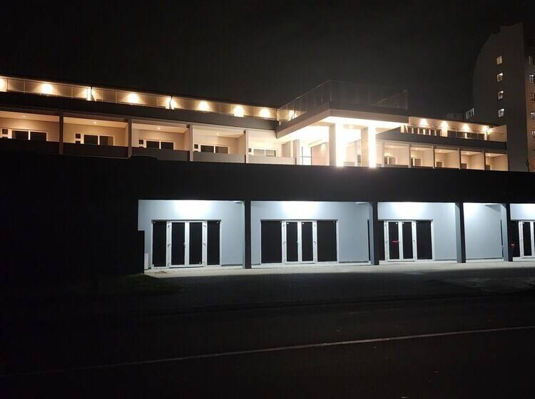 12 Oceans Hotel And Conference Centre