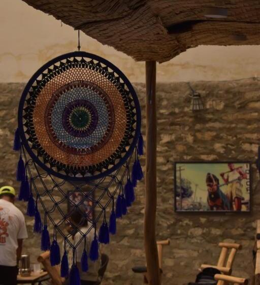 هاستل Circle Square