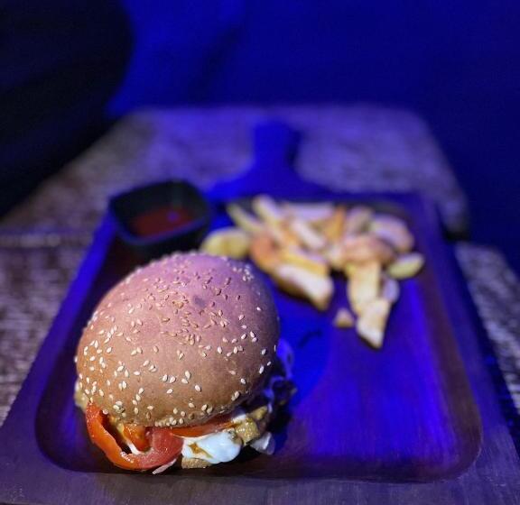 هاستل Circle Square