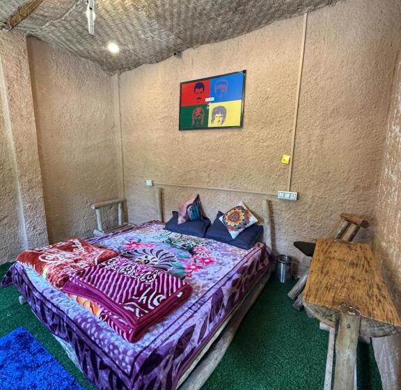 هاستل Circle Square