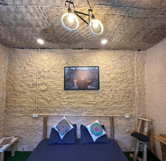 هاستل Circle Square