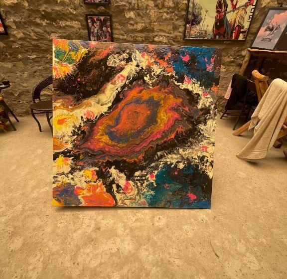 هاستل Circle Square