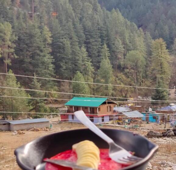 هاستل Circle Square