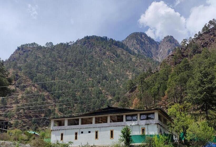 هاستل Circle Square