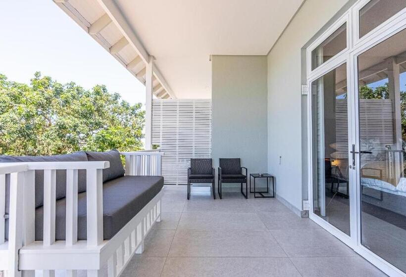 Beach Wood Boutique Hotel & Resort