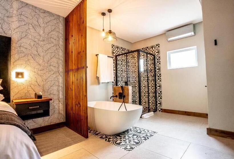 Beach Wood Boutique Hotel & Resort