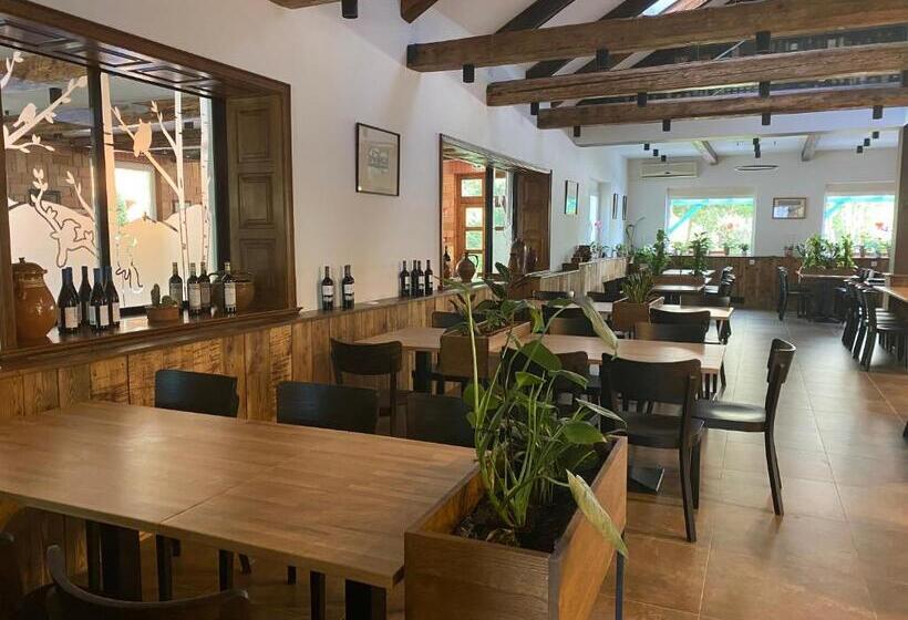 مبيت وإفطار A Fogadó