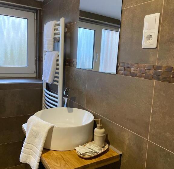 مبيت وإفطار A Fogadó