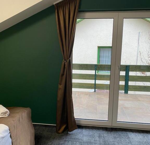 مبيت وإفطار A Fogadó