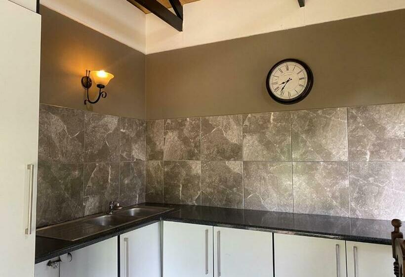 ベッドアンドブレックファースト Kwa Mbandeni Farm Lodge