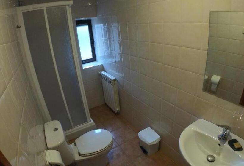 Castell De Ceuró. Hotel Rural