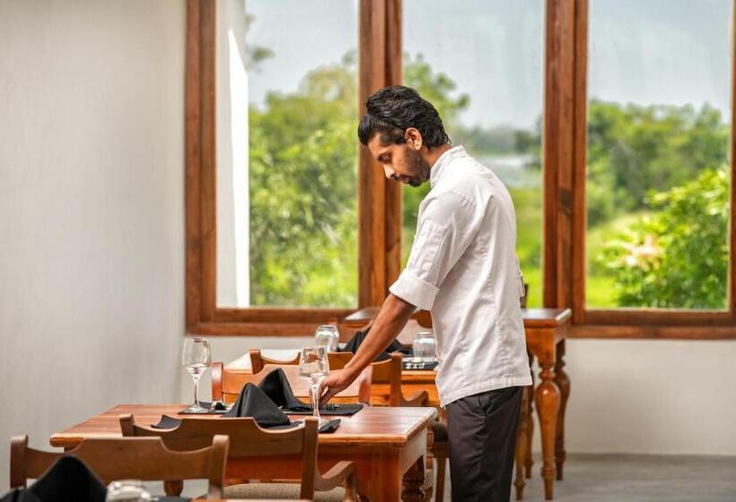 فندق Ceylon Breeze Sigiriya