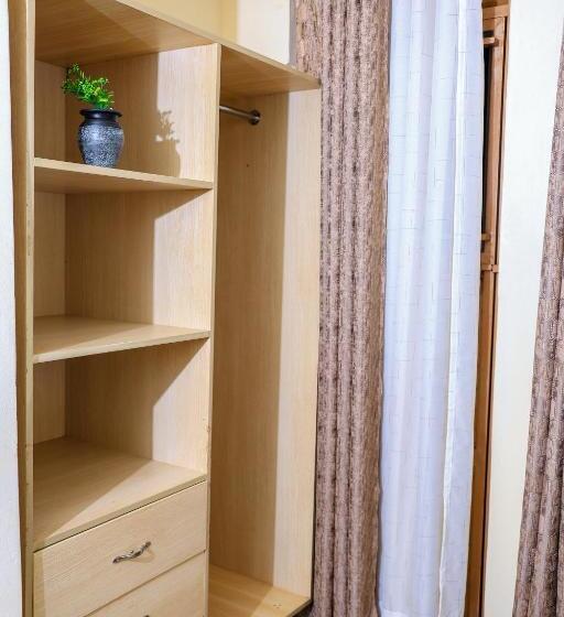 هتل Crown Inn Bulindo