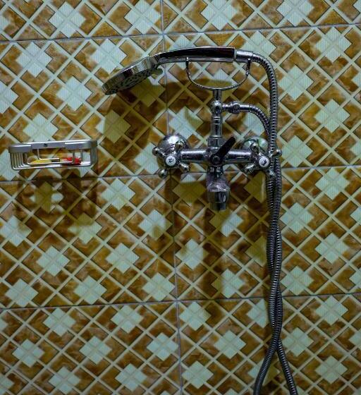 هتل Crown Inn Bulindo