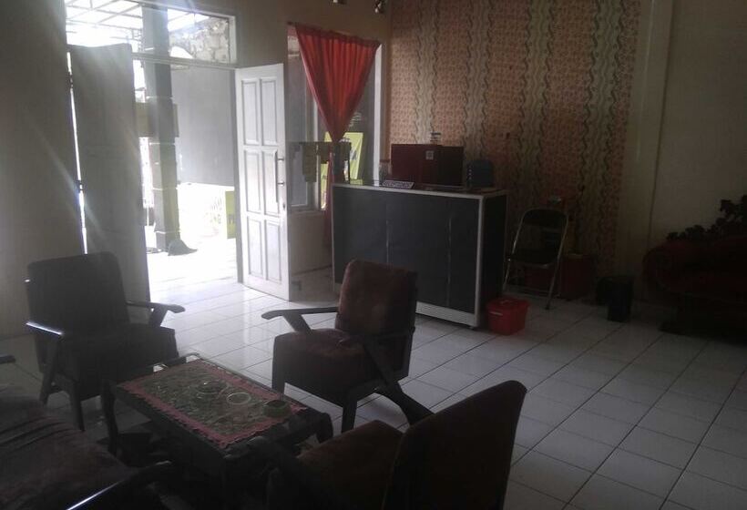 ホテル Capital O 92080 Green Home Stay