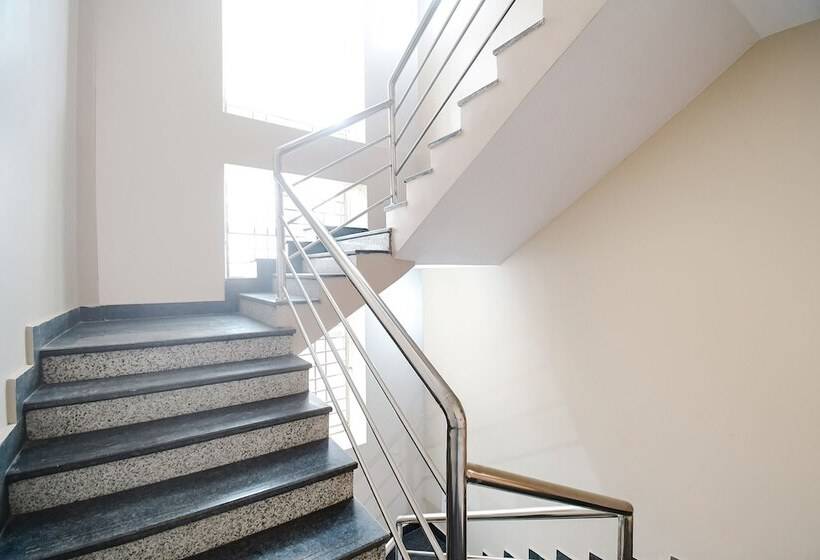 בית מלון כפרי Fabexpress Shree Residency