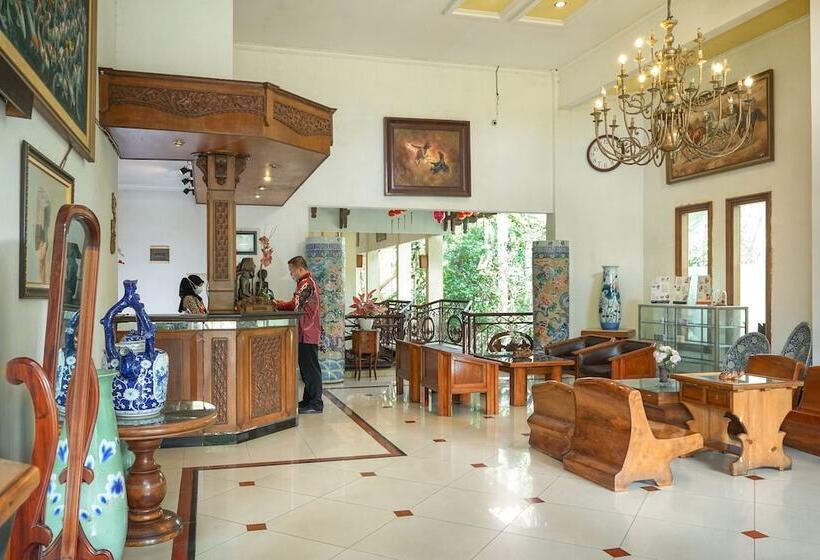 酒店 Front One Resort Indraloka Temanggung