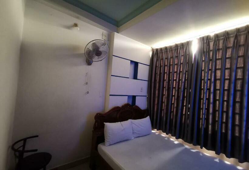 هتل Khách Sạn Hoa Cúc