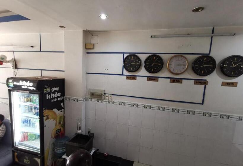 هتل Khách Sạn Hoa Cúc