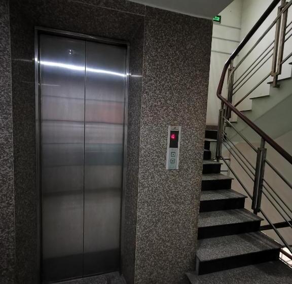 هتل Khách Sạn Hoa Cúc