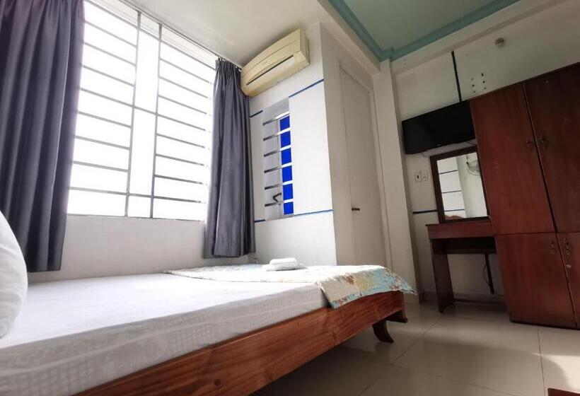 هتل Khách Sạn Hoa Cúc