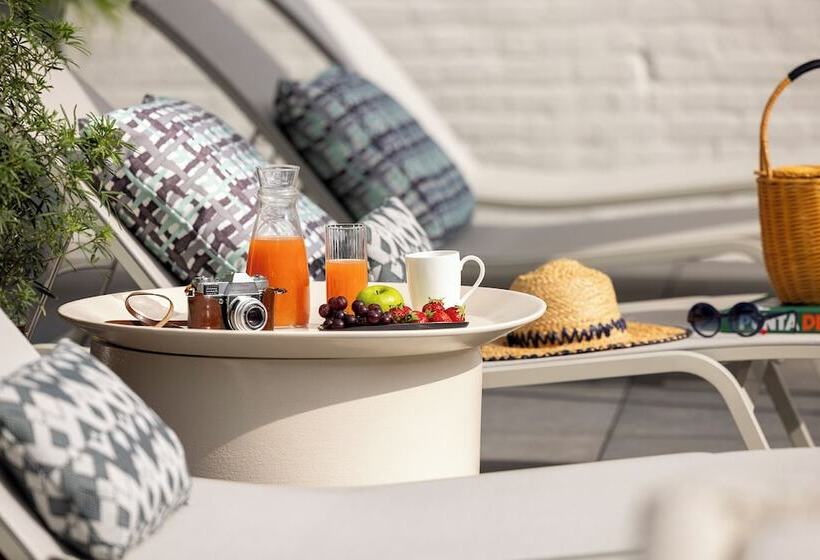 בית מלון כפרי L Avenue