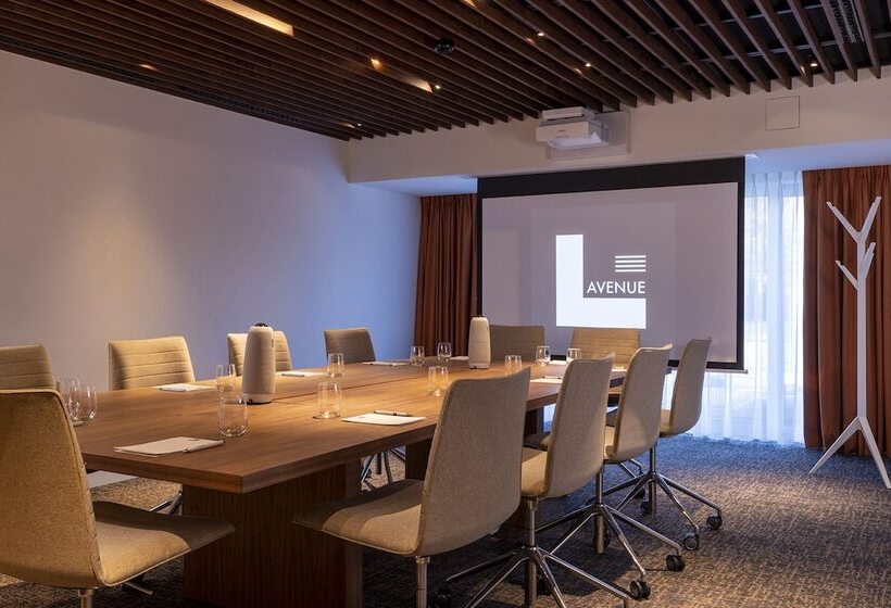 בית מלון כפרי L Avenue